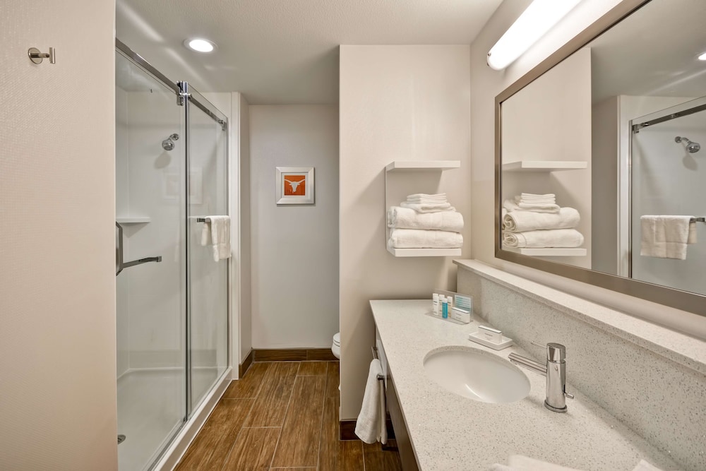 Hampton Inn Kyle - photo 20