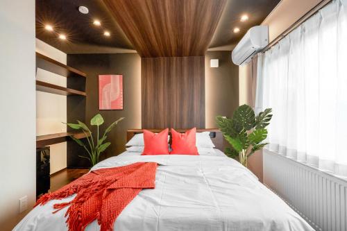Best Location LUX Home 2 Blocks to Sbwy Sleeps 9 — 4-Star Luxury Hotel in Sapporo, Japan
