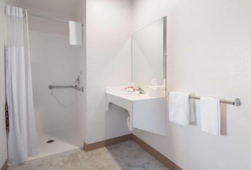 Budget Inn Yakima - photo 25