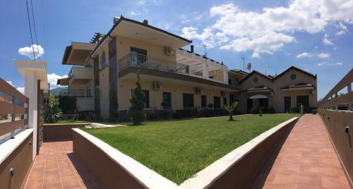 Palmyra Studios — 4-Star Luxury Hotel in Stavros, Greece