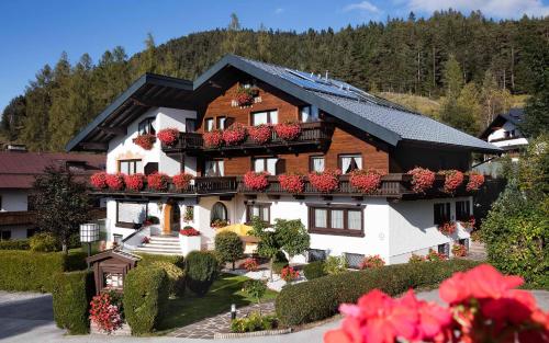 Forsterhausl — 4-Star Luxury Hotel in Seefeld In Tirol, Austria