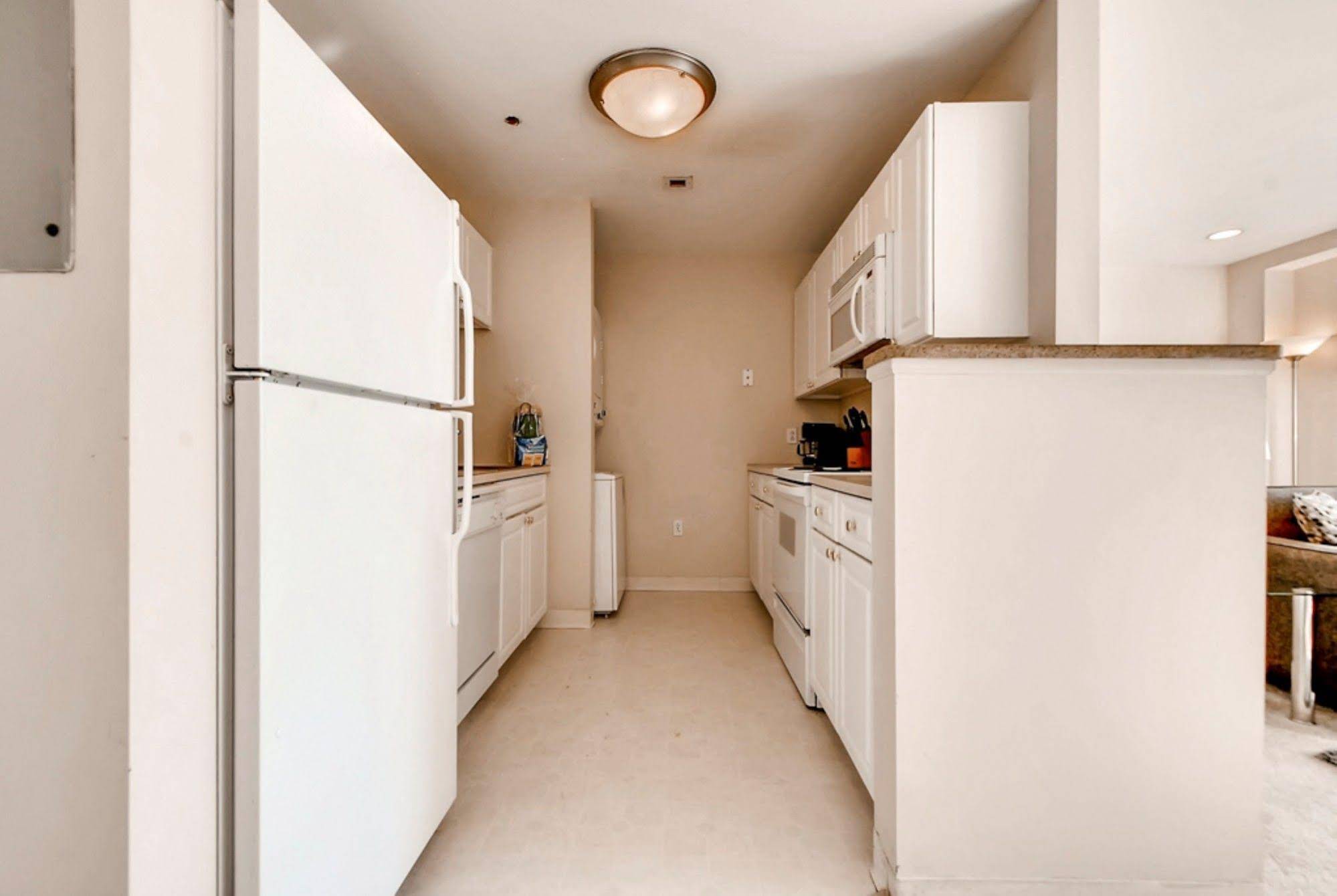 Global Suites at Victory Gardens - photo 9