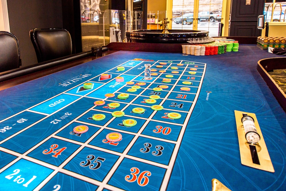 Hampton Inn Deadwood at Tin Lizzie Gaming Resort - photo 43