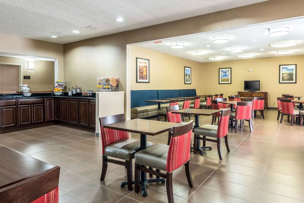 Comfort Inn & Suites Hannibal - photo 35