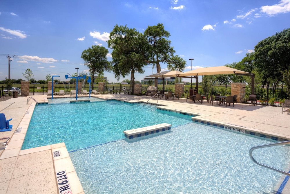 Hampton Inn & Suites Dallas Plano East - photo 29