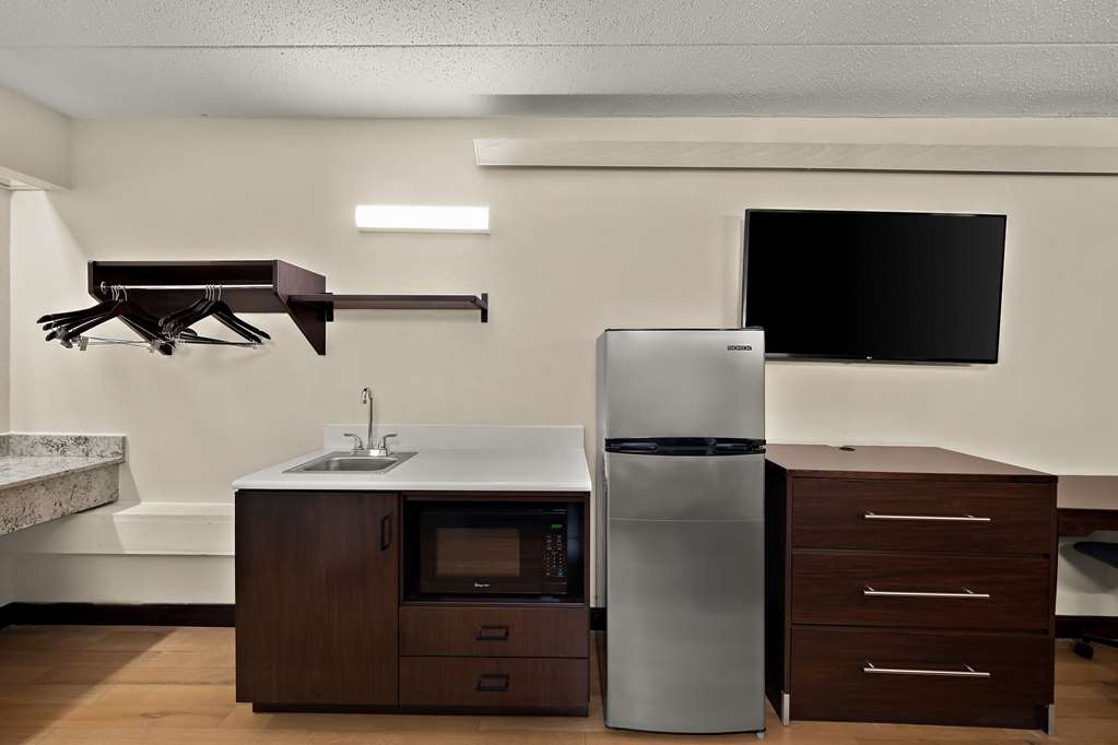 Suburban Studios Peoria - photo 11
