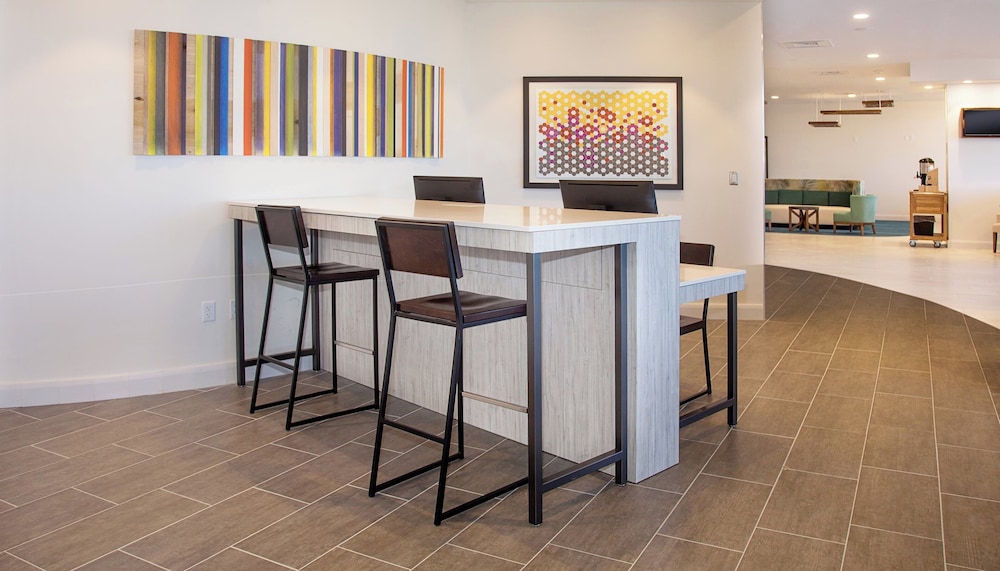 Holiday Inn Express & Suites Panama City Beach Beachfront by IHG - photo 59