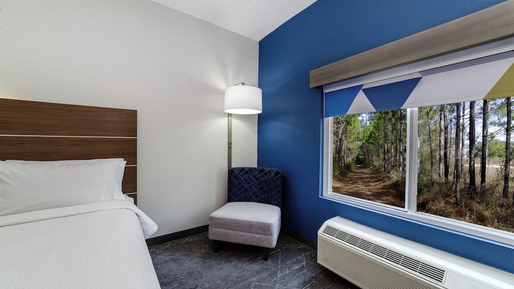 Holiday Inn Express and Suites Walterboro I 95 - photo 15