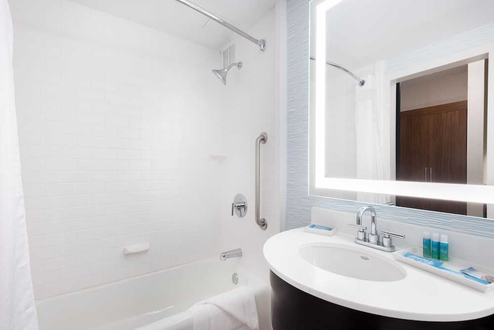 Holiday Inn Express Boston Waltham by IHG - photo 16