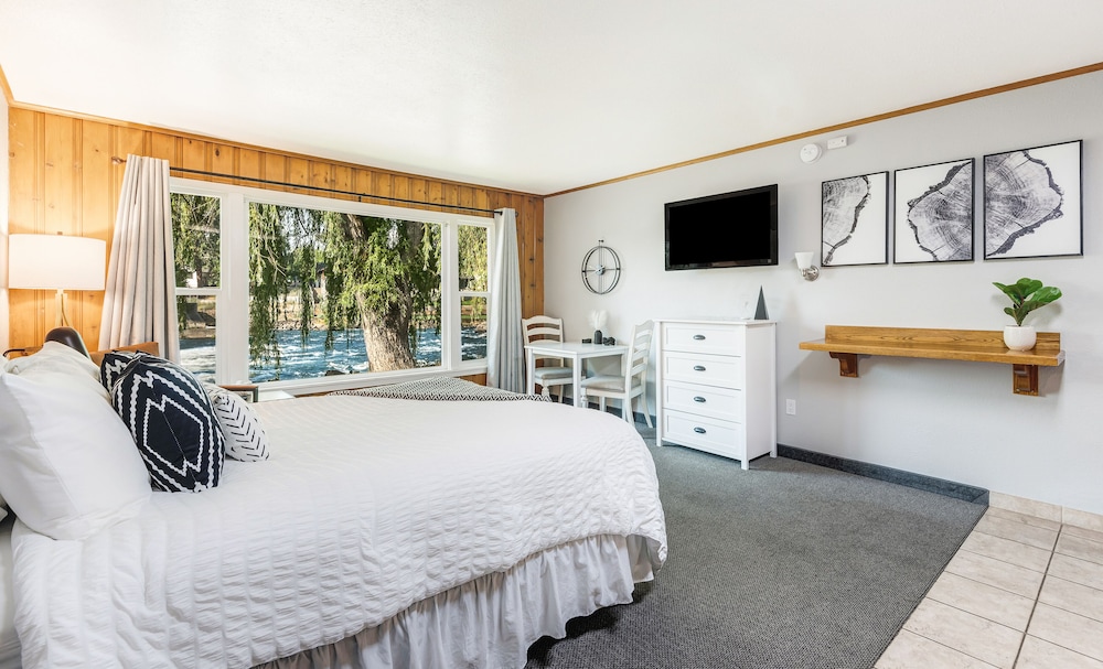 Bend Riverside Inn & Suites - photo 121