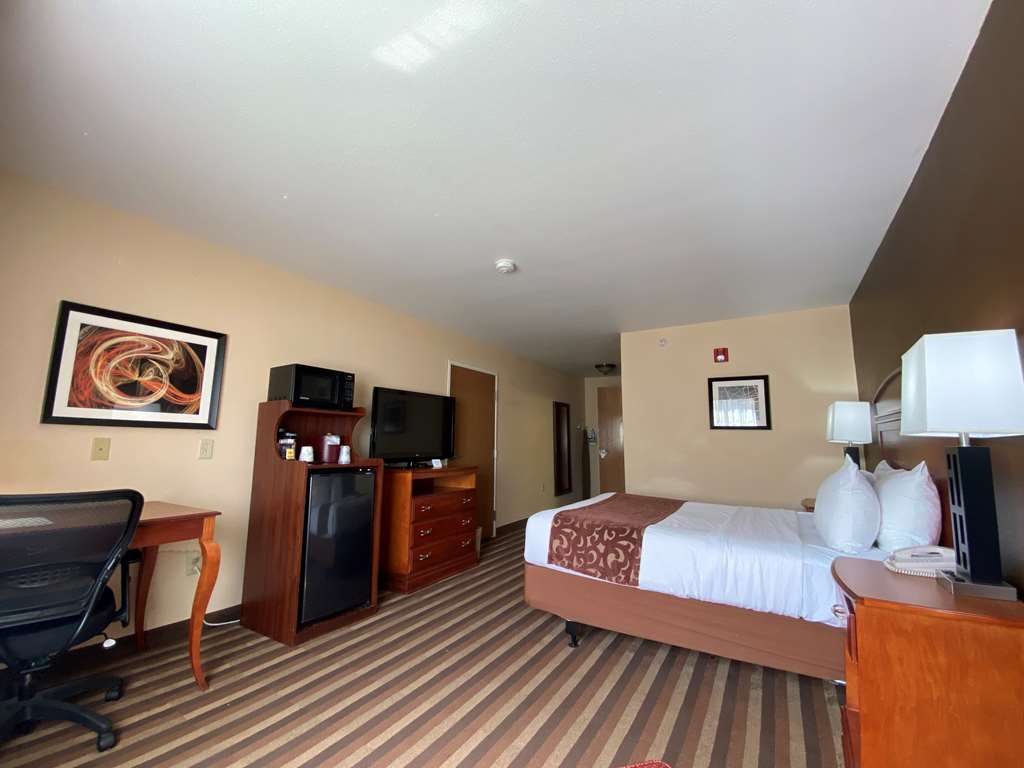 Best Western Manhattan Inn - photo 21