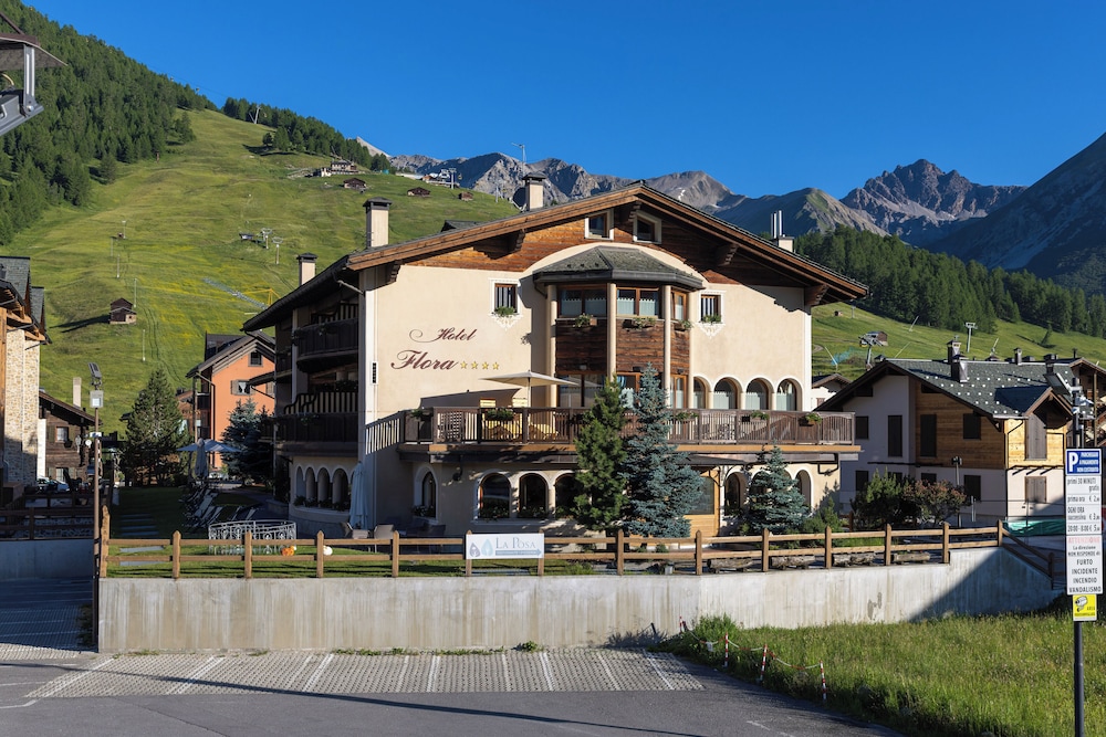 Hotel Flora — 4-Star Luxury Hotel in Livigno, Italy