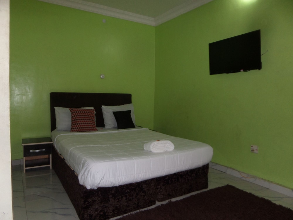 Ikeja Transit Hotel Iyala - last minute hotel in Lagos