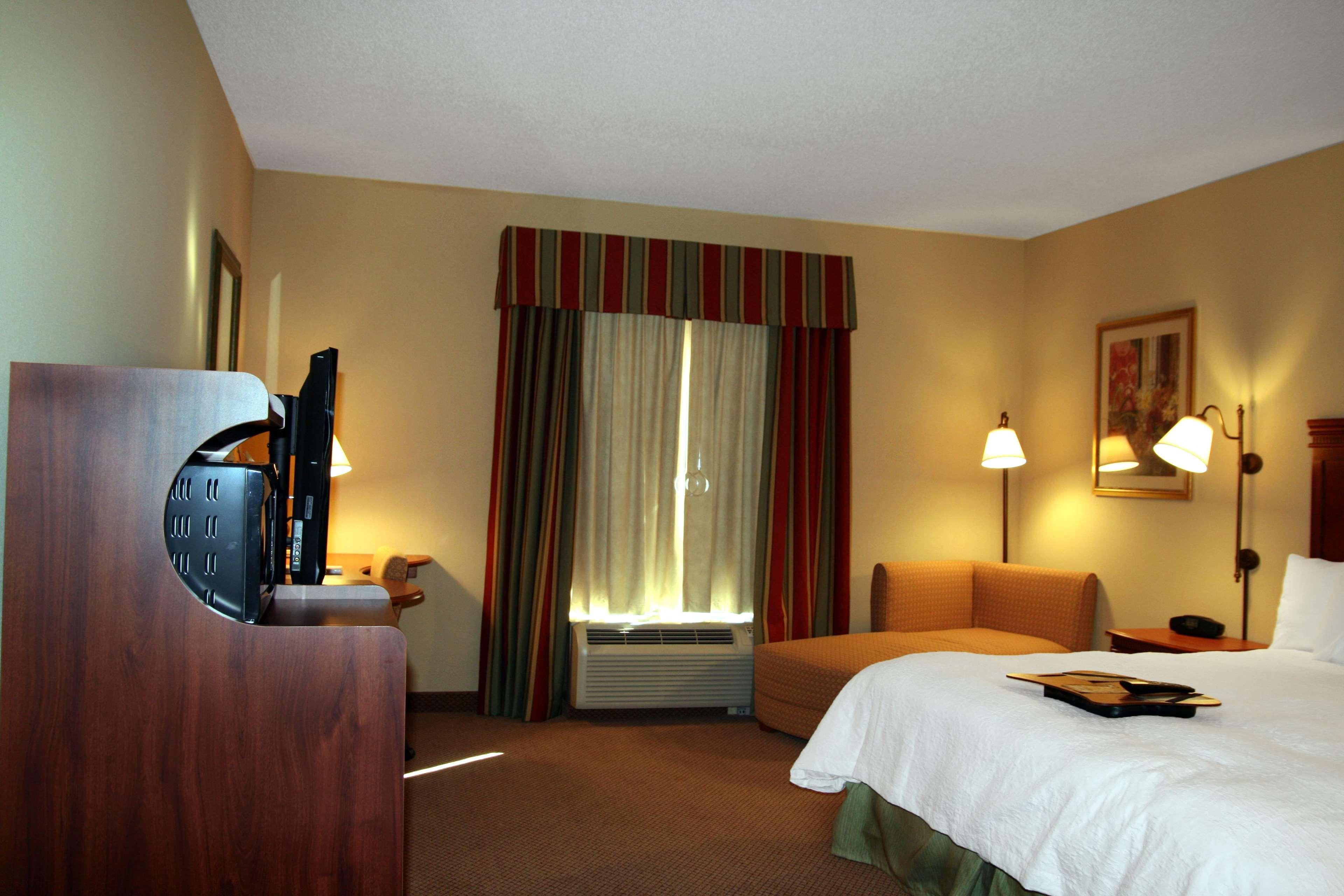 Hampton Inn Greenville Mississippi - photo 3