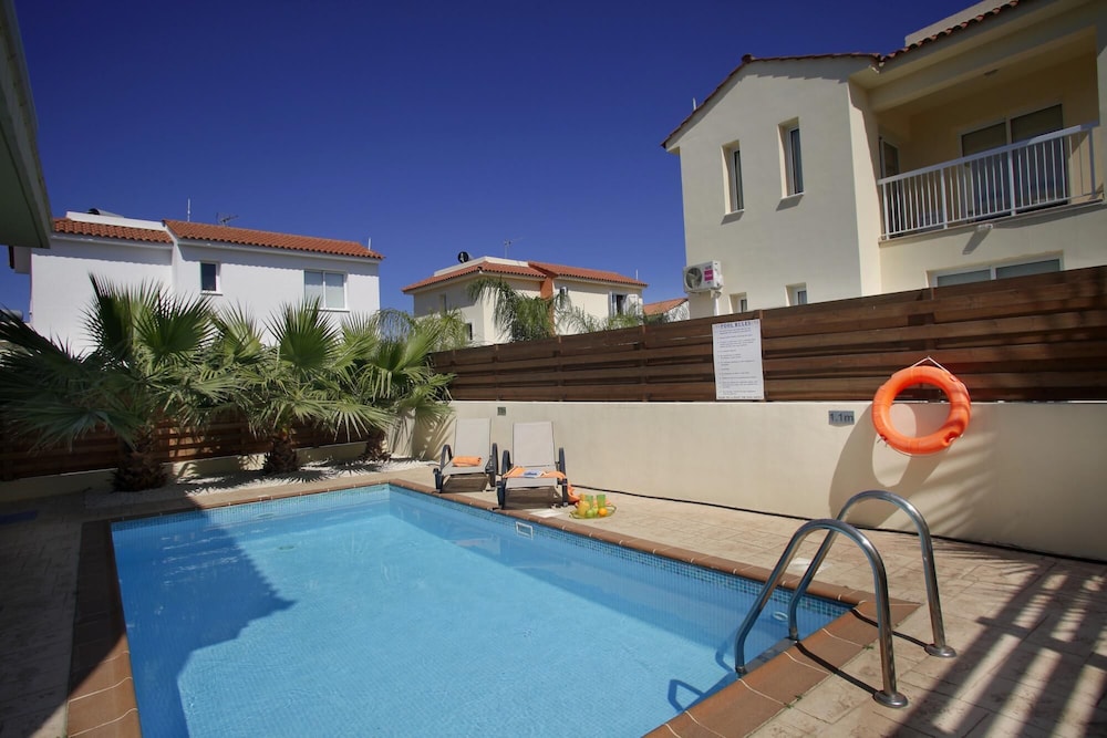 3 BR Villa Clover