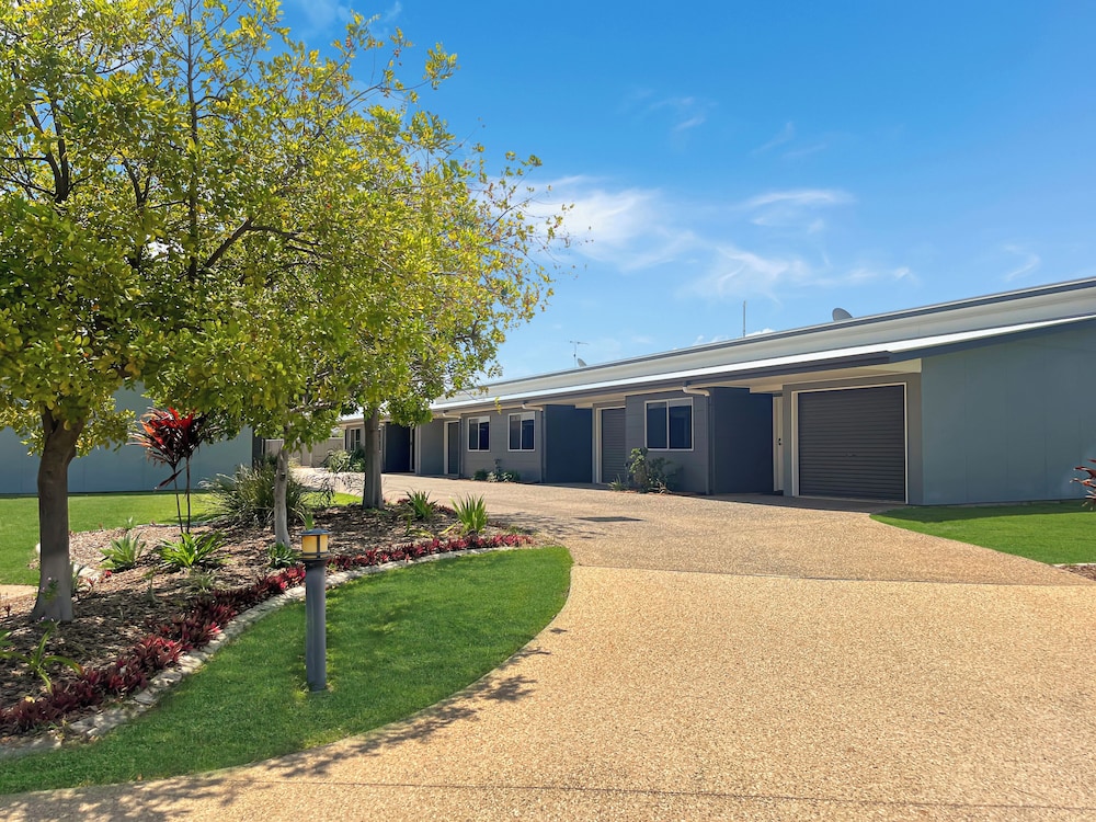 Direct Collective Villas on Rivergum — 4-Star Luxury Hotel in Emerald, Australia