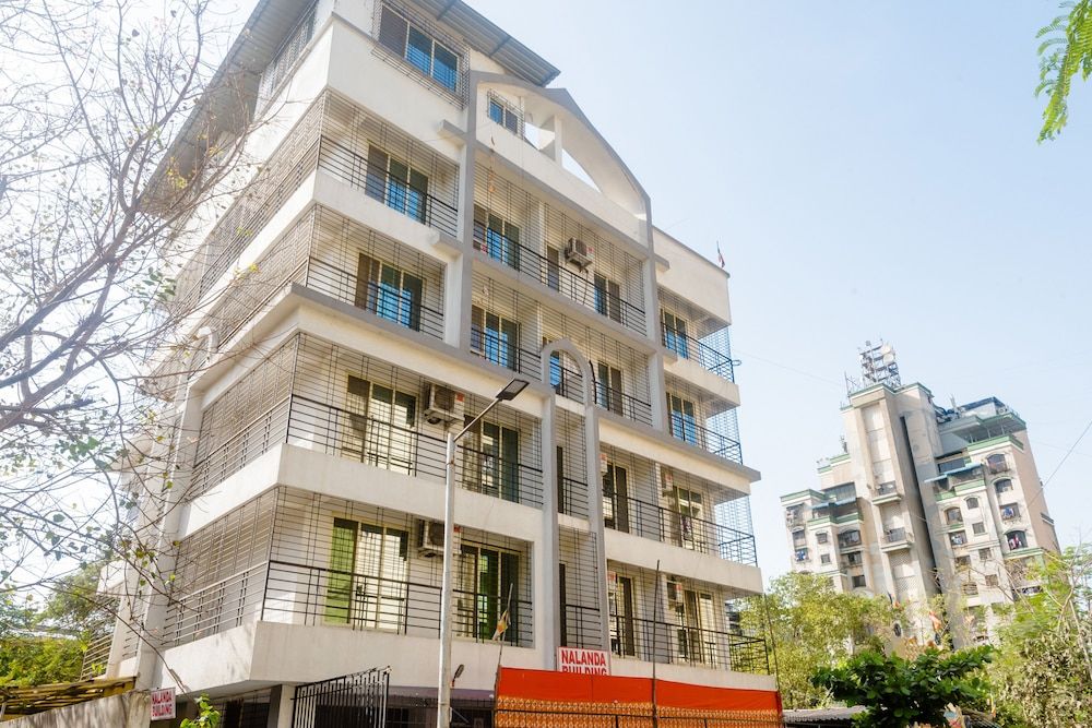 Oyo 29133 Nalanda Apartment