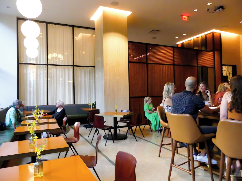 Fairlane Hotel - photo 28