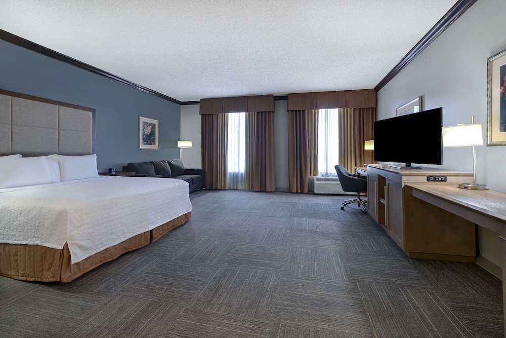 Hampton Inn Victoria - photo 8