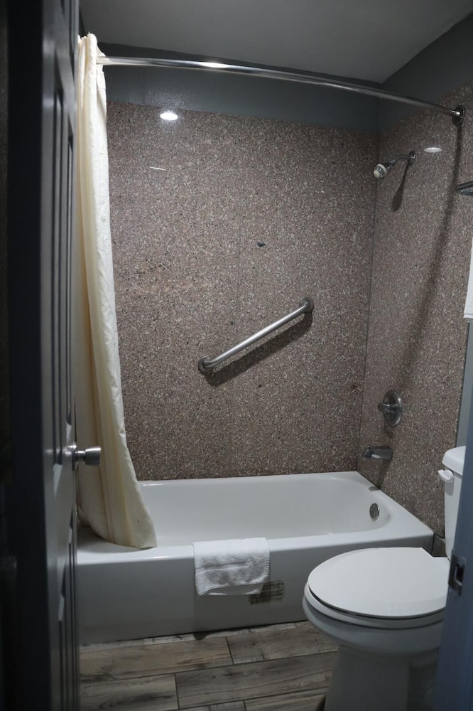 Gateway Motor Inn - photo 19