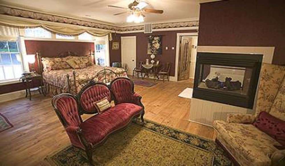 Aurora Staples Inn - photo 11
