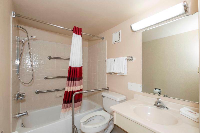 Red Roof Inn MacClenny - photo 31