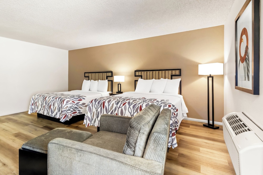 Red Roof Inn Ridgecrest - photo 9