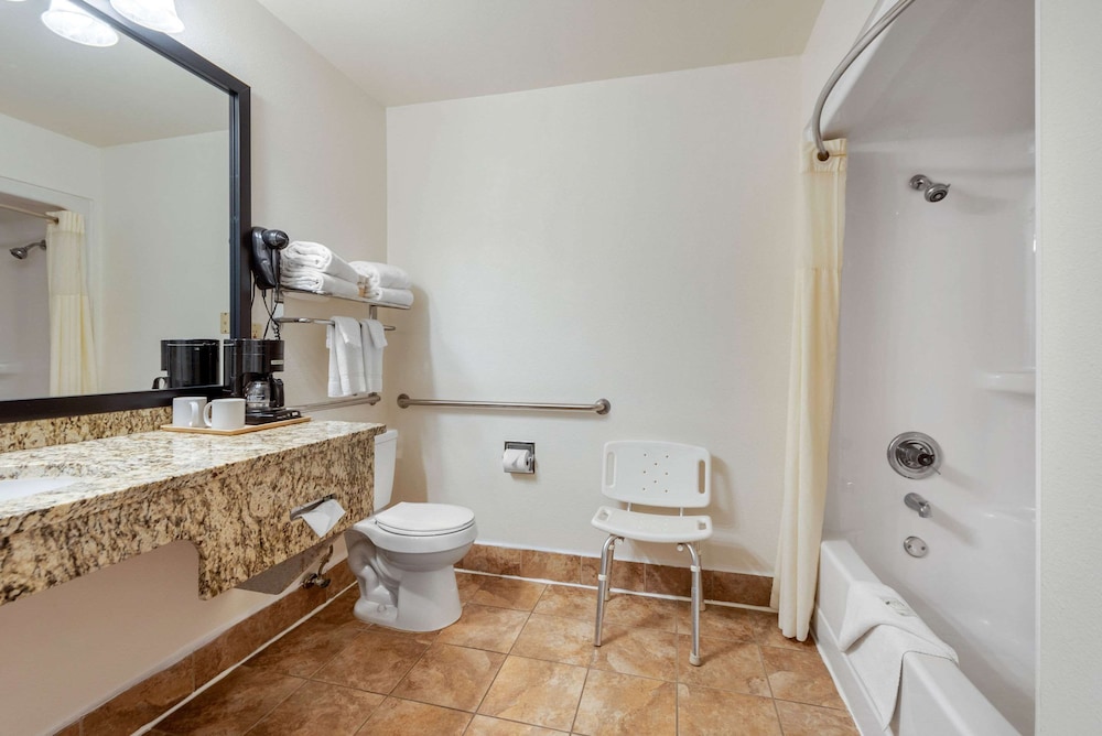 Quality Inn & Suites Limon - photo 33
