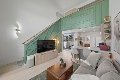 Ocean View Loft in Little Italy near Downtown Gaslamp — 4-Star Luxury Hotel in San Diego, United States
