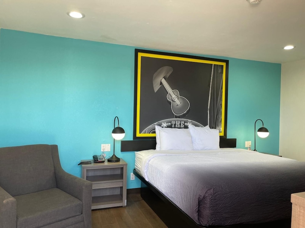 Super 8 by Wyndham Wichita Falls - photo 8