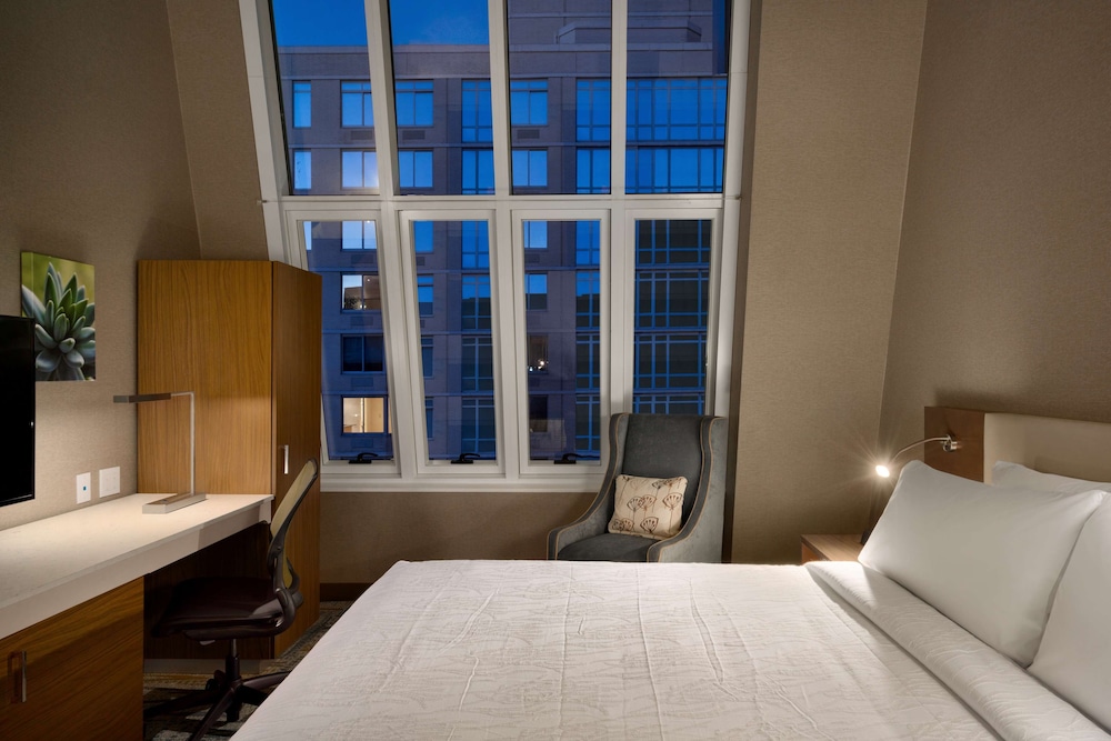 Hilton Garden Inn New York Times Square South - photo 21
