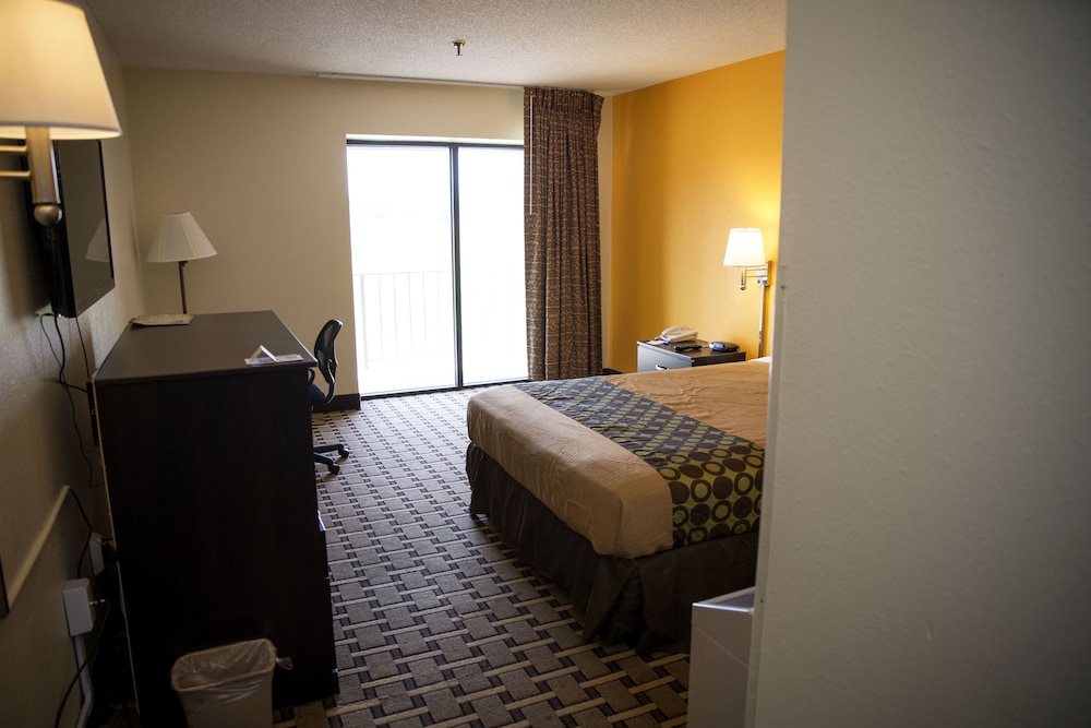 Ahoskie Inn - photo 12