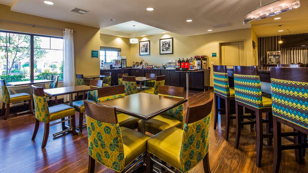 Best Western Premier University Inn - photo 8