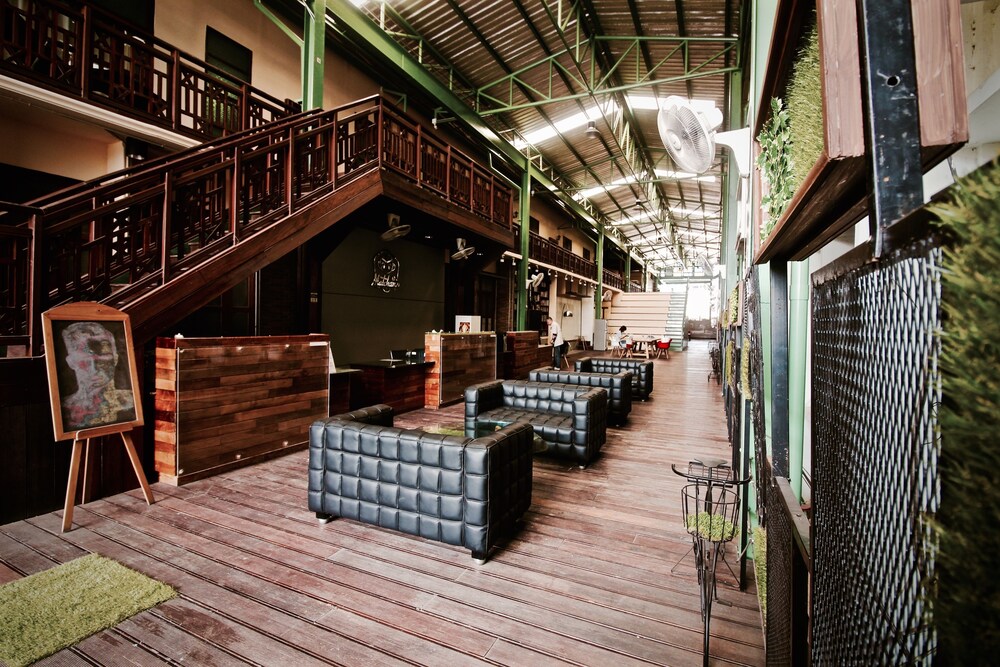 Art Hotel Sanamchai