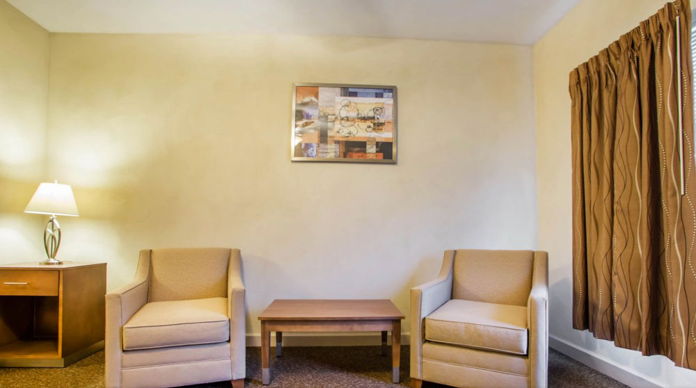 O Fallon Suites Hotel - photo 13