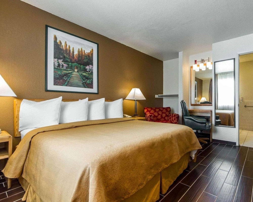 Quality Inn Oakland - photo 26