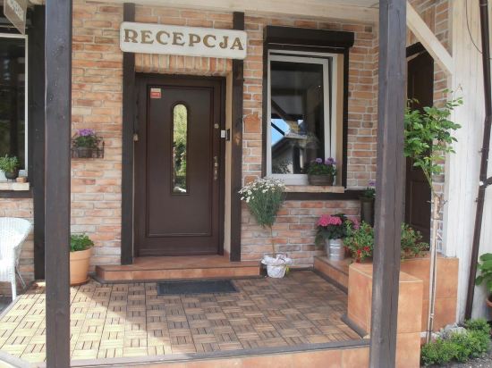 Villa Pod Orzechem — 4-Star Luxury Hotel in Zaniemysl, Poland