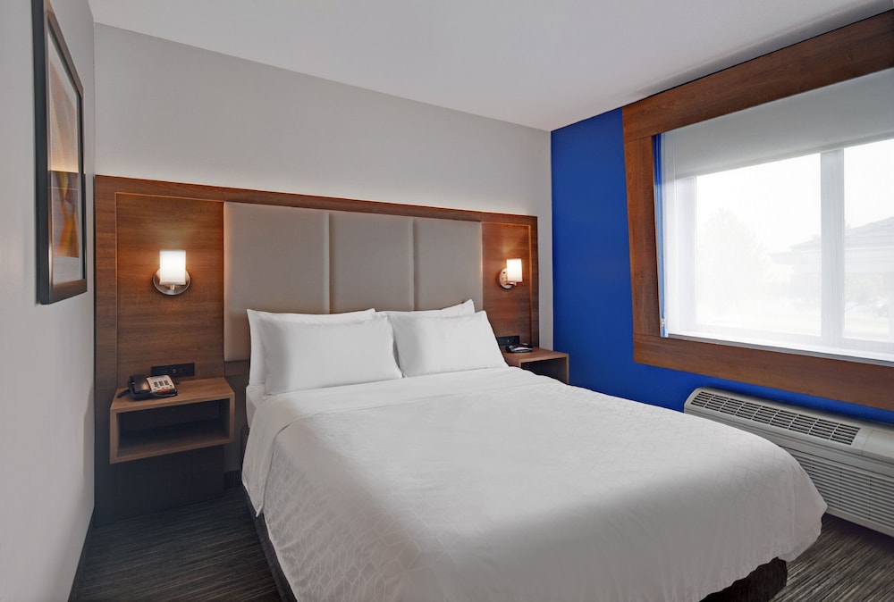 Holiday Inn Express Marshall by IHG - photo 15
