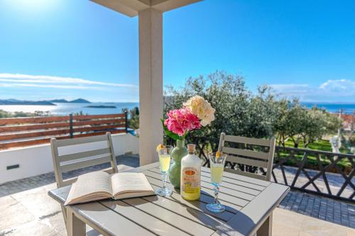 Holiday Home Lucy — 4-Star Luxury Hotel in Pakostane, Croatia
