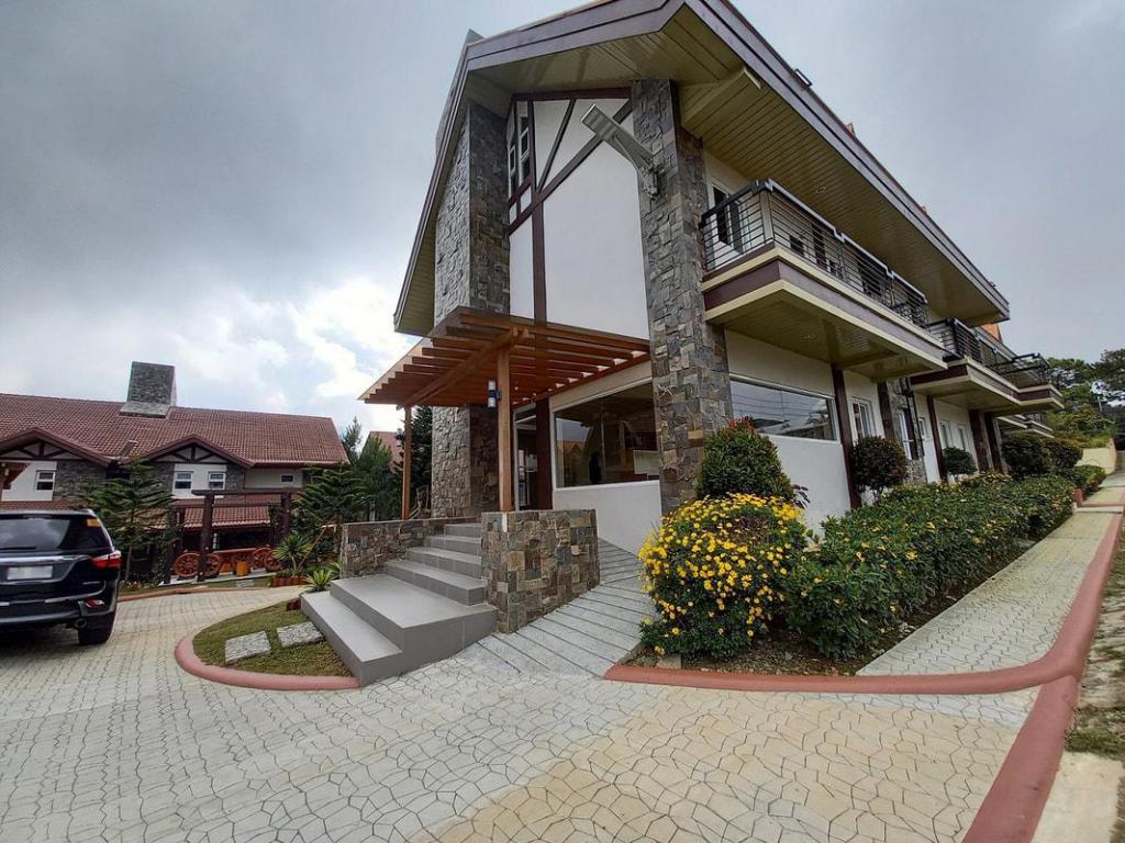 Elliannah Pines Hotel in Baguio, Philippines