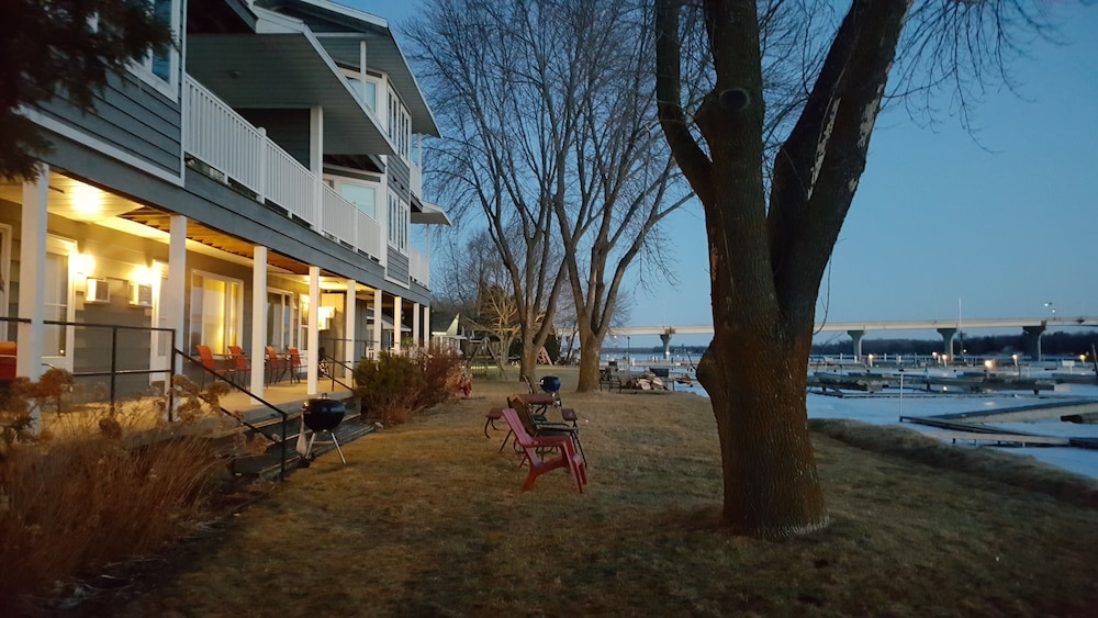 Snug Harbor Inn - photo 115