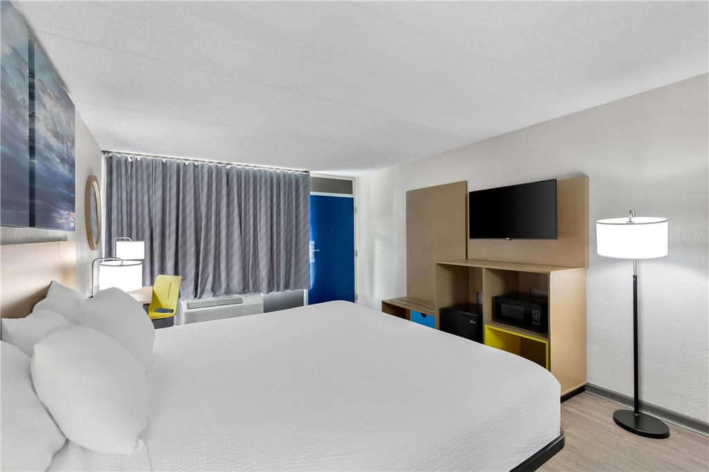 Days Inn by Wyndham Seneca Clemson Area - photo 22