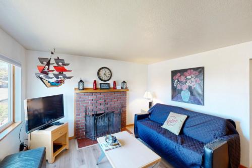 Beaches Inn Buccaneer Bay Bungalow - photo 17