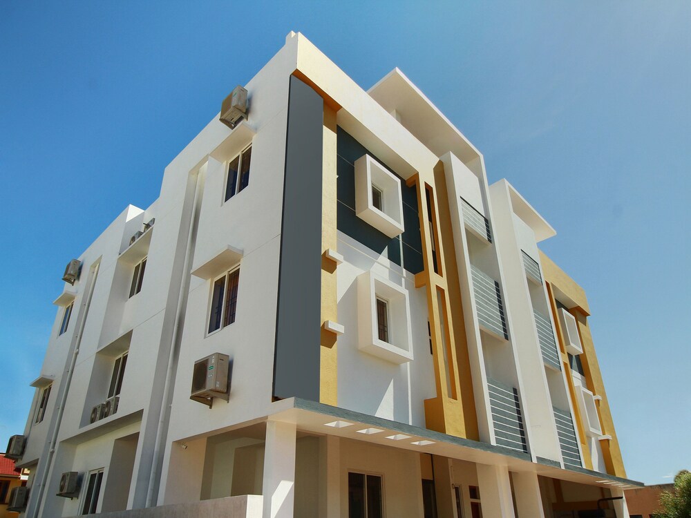 OYO 14815 Anu Residency — hotel near Madurai Airport