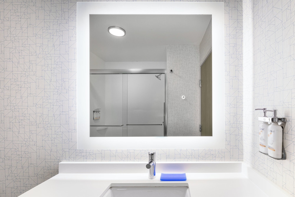 Holiday Inn Express & Suites Phoenix East Gilbert by IHG - photo 22