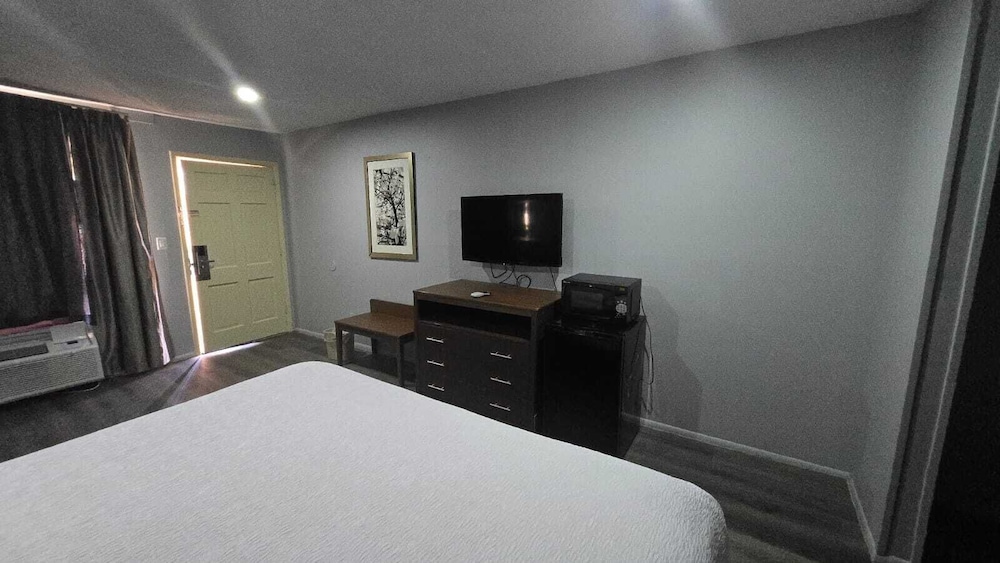 Jeffersonian Motor Inn - photo 3