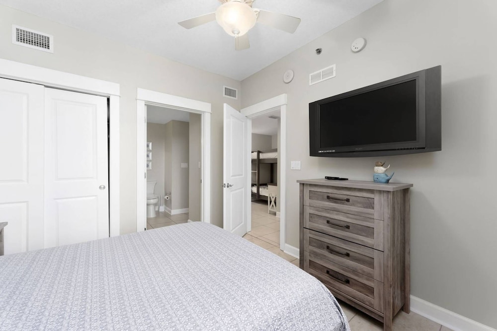 Grand Panama Tower 1 Unit 407 - photo 2