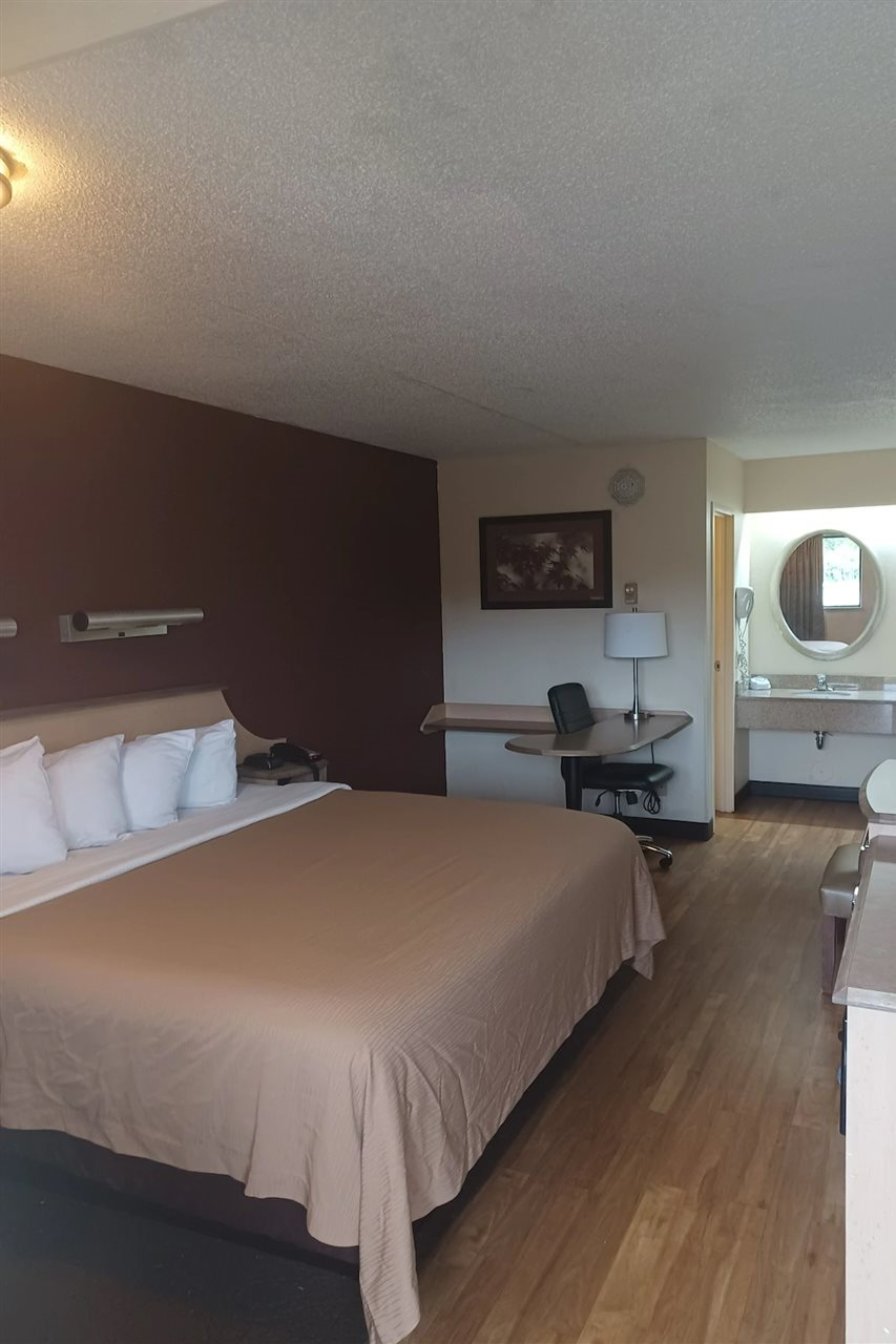 Red Roof Inn Detroit Metro Airport West - photo 7
