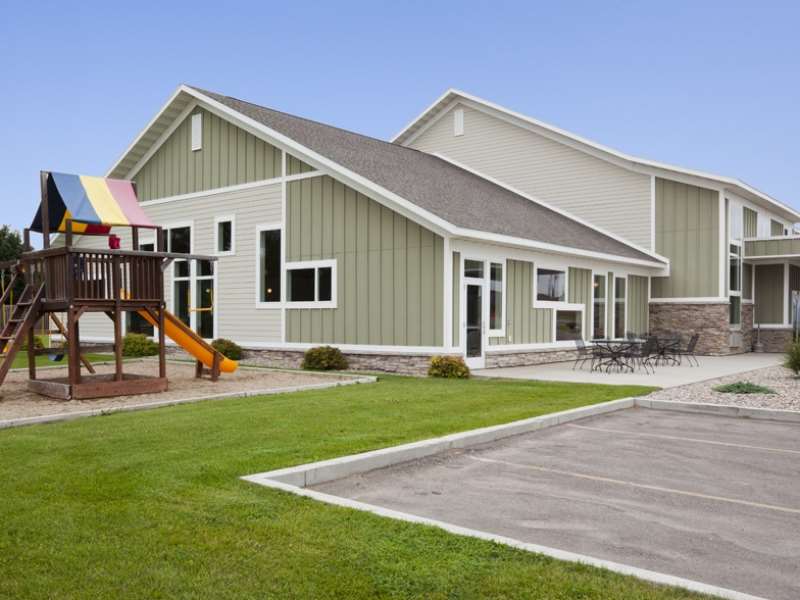 Crossings by GrandStay Pipestone pet-friendly hotel Pipestone