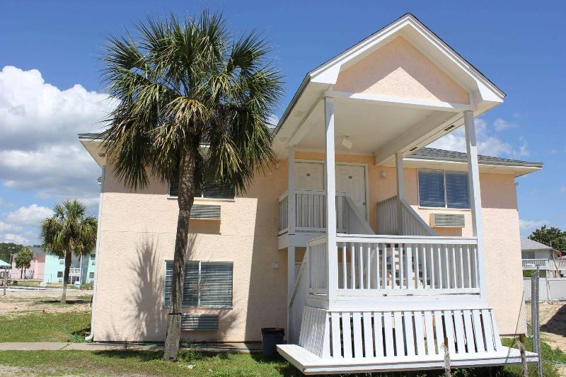 Travelodge by Wyndham Panama City Beach Beachfront - photo 2